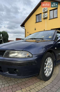 Седан Mitsubishi Carisma 2002 в Новому Розділі