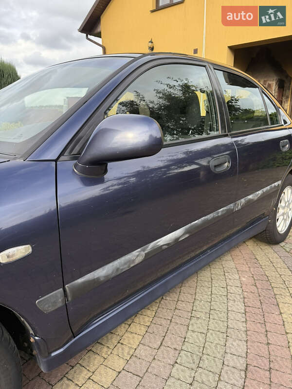 Седан Mitsubishi Carisma 2002 в Новом Роздоле