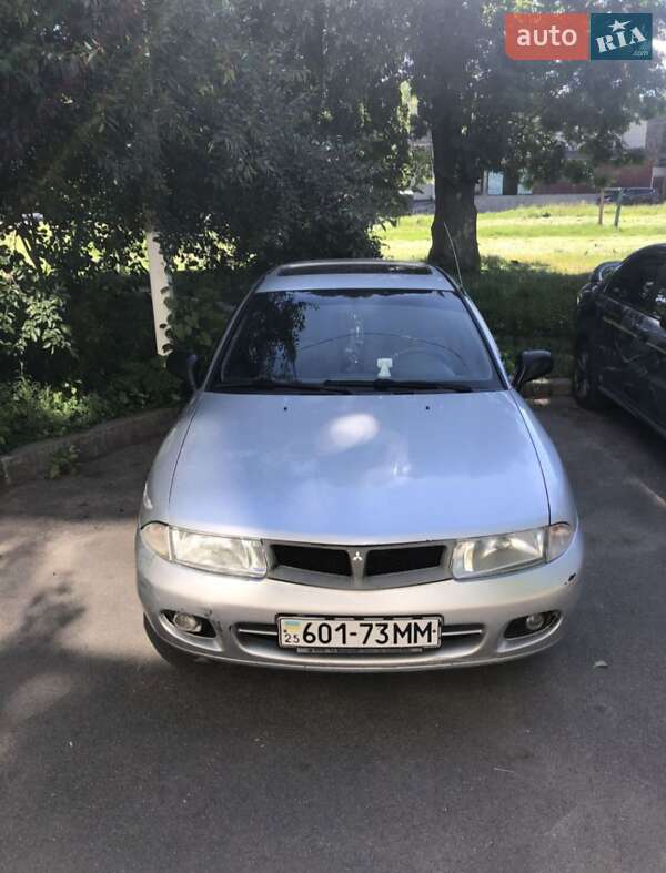 Седан Mitsubishi Carisma 1997 в Староконстантинове