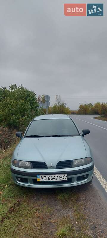 Седан Mitsubishi Carisma 2003 в Бершаді