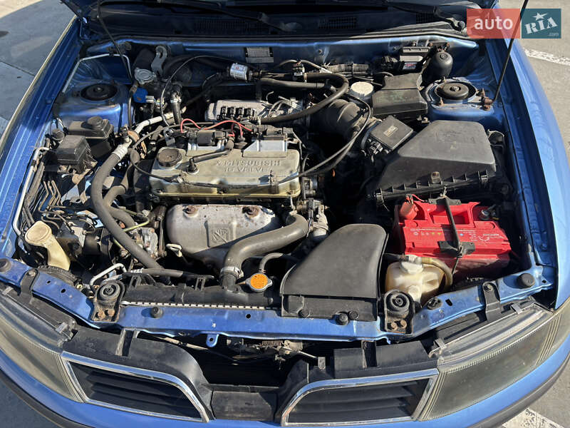 Лифтбек Mitsubishi Carisma 2001 в Синельниково