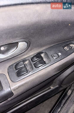 Седан Mitsubishi Carisma 2003 в  фото 4 Седан Mitsubishi Carisma 2003 в