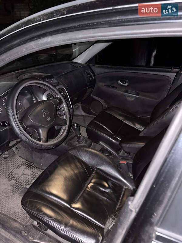 Седан Mitsubishi Carisma 2003 в Павлограде