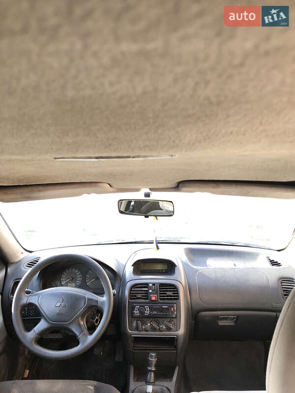 Седан Mitsubishi Carisma 2002 в Черновцах фото 7 Седан Mitsubishi Carisma 2002 в Черновцах