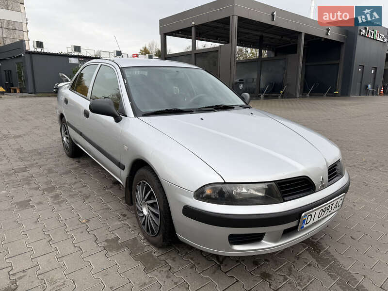 Седан Mitsubishi Carisma 2003 в Яготині
