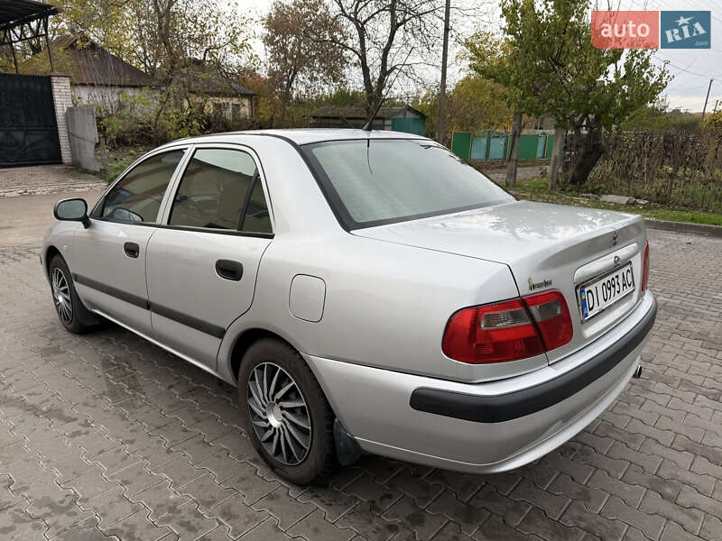 Седан Mitsubishi Carisma 2003 в Яготині