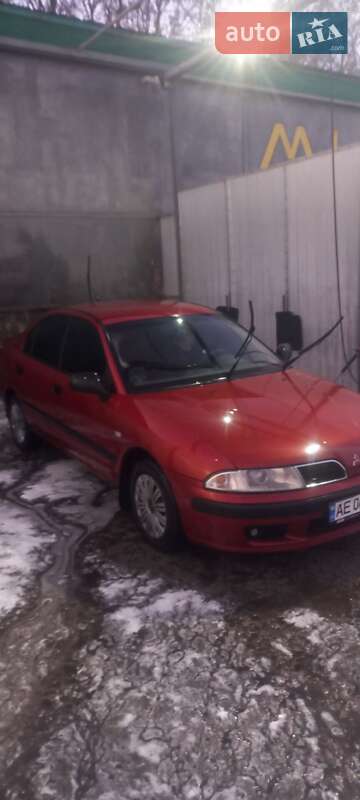 Ліфтбек Mitsubishi Carisma 2000 в Дніпрі