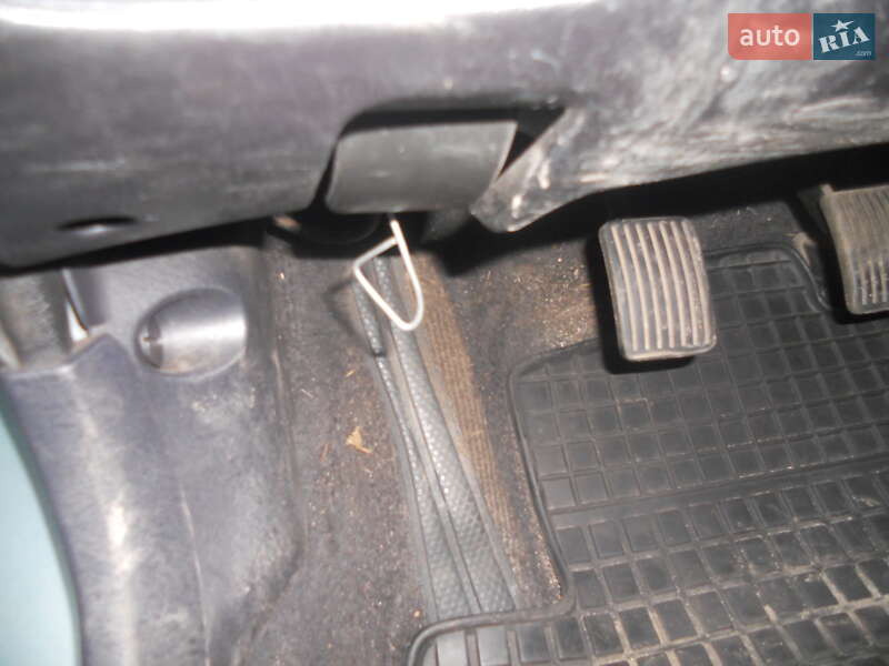 Седан Mitsubishi Carisma 2003 в Фастове