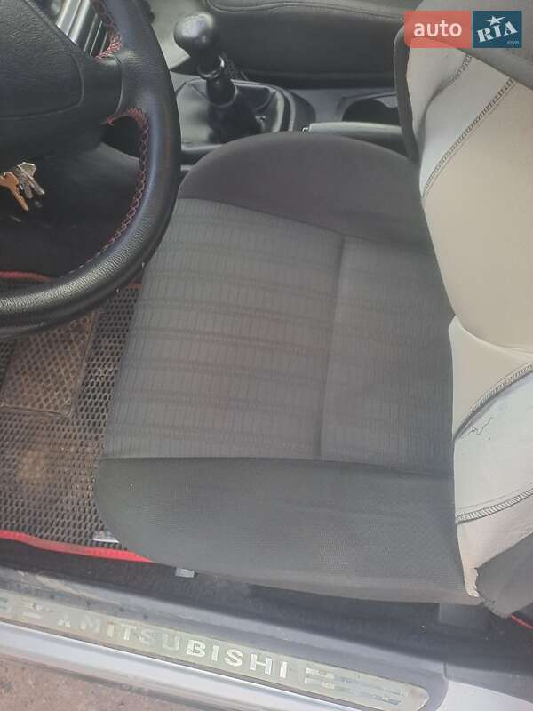 Седан Mitsubishi Carisma 2003 в Сумах