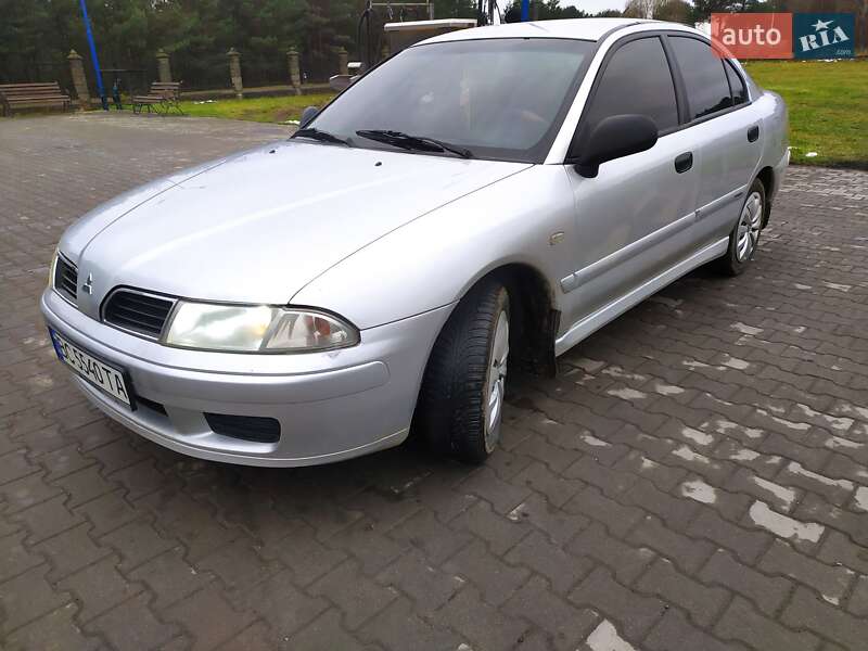 Ліфтбек Mitsubishi Carisma 2003 в Мостиській
