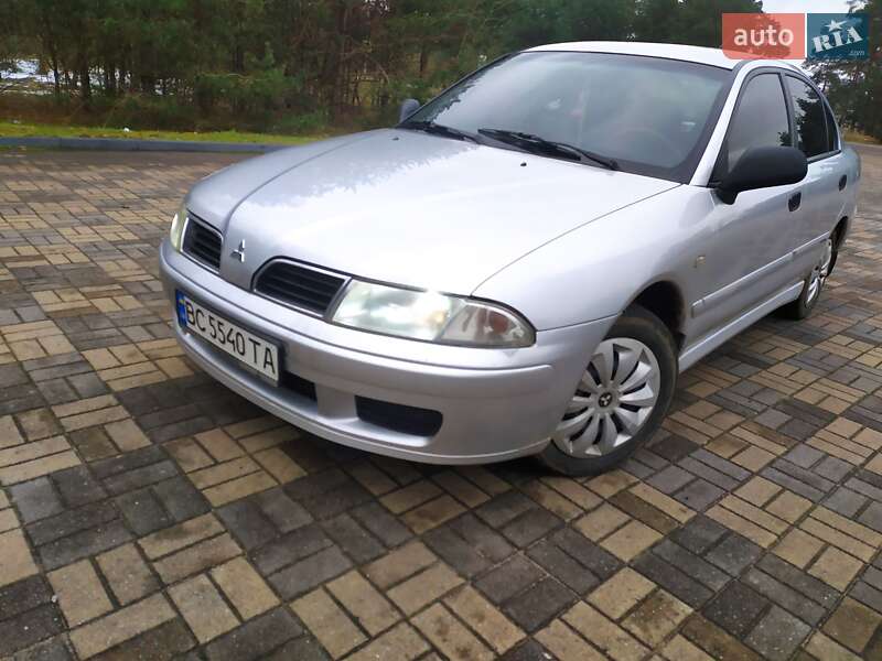 Ліфтбек Mitsubishi Carisma 2003 в Мостиській