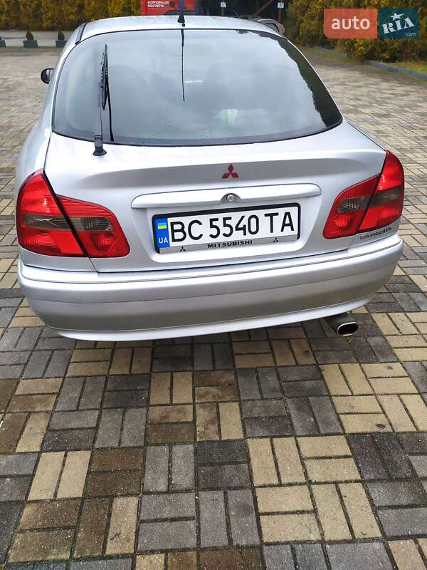 Ліфтбек Mitsubishi Carisma 2003 в Мостиській