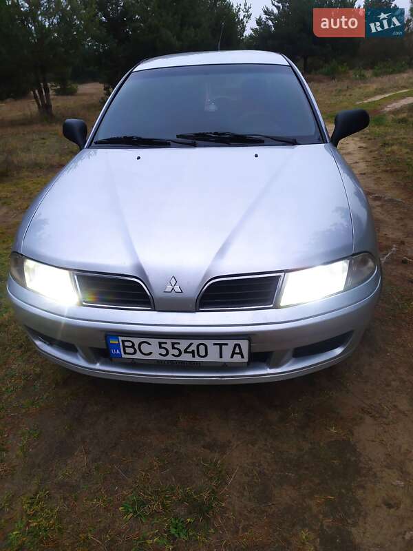 Лифтбек Mitsubishi Carisma 2003 в Мостиске