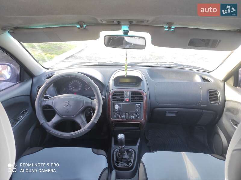 Ліфтбек Mitsubishi Carisma 2001 в Дубні