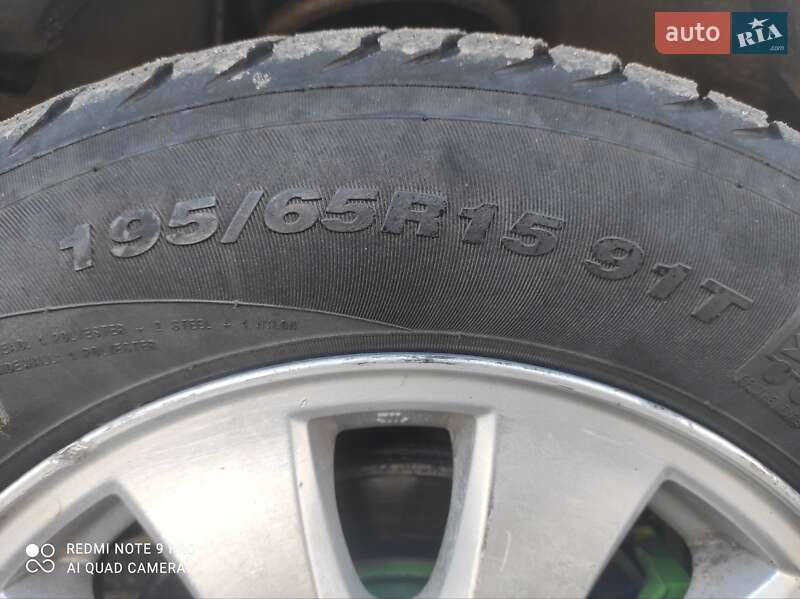 Ліфтбек Mitsubishi Carisma 2001 в Дубні