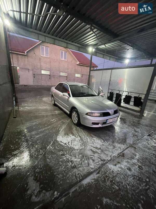 Mitsubishi Carisma 2003