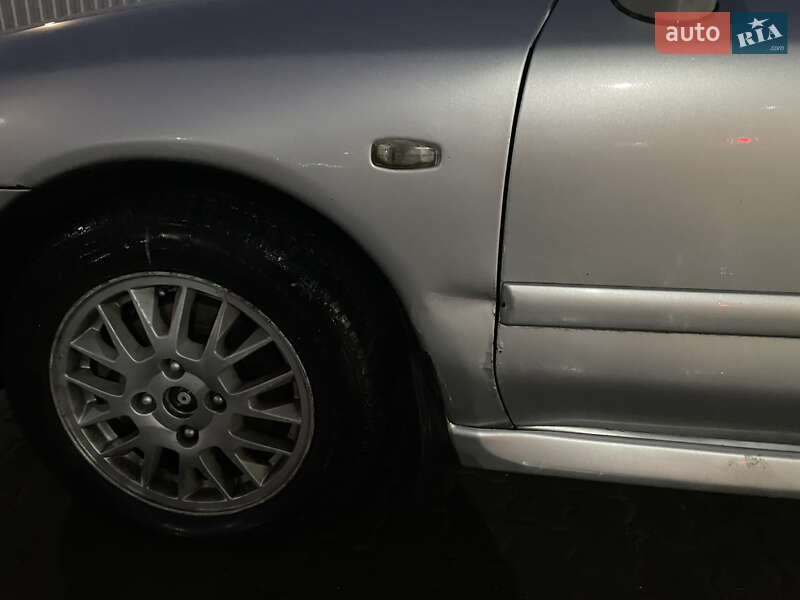 Седан Mitsubishi Carisma 2003 в Коломые