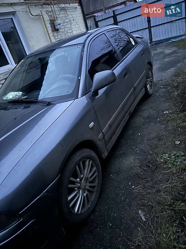 Mitsubishi Carisma 2002