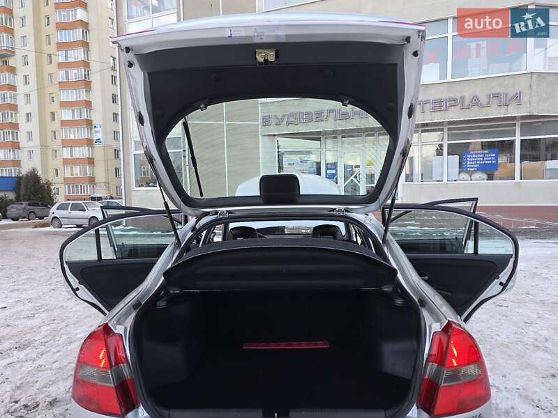 Лифтбек Mitsubishi Carisma 2003 в Хмельницком фото 69 Лифтбек Mitsubishi Carisma 2003 в Хмельницком