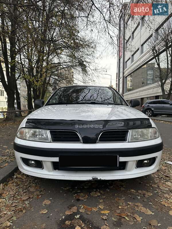 Седан Mitsubishi Carisma 2000 в Киеве