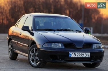Седан Mitsubishi Carisma 2003 в Мені