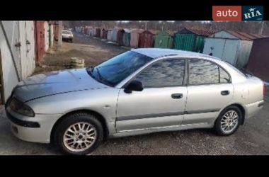 Ліфтбек Mitsubishi Carisma 2002 в Львові