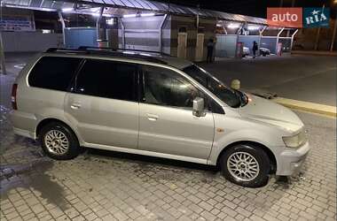 Минивэн Mitsubishi Chariot 1999 в 
