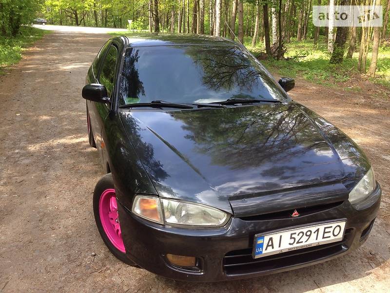 Хэтчбек Mitsubishi Colt 1997 в 