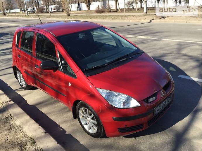 Mitsubishi Colt 2008 года