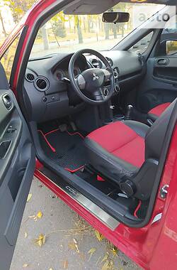 Хэтчбек Mitsubishi Colt 2009 в 