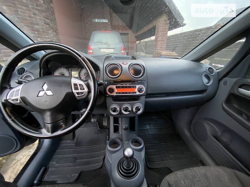 Купе Mitsubishi Colt 2010 в Черновцах
