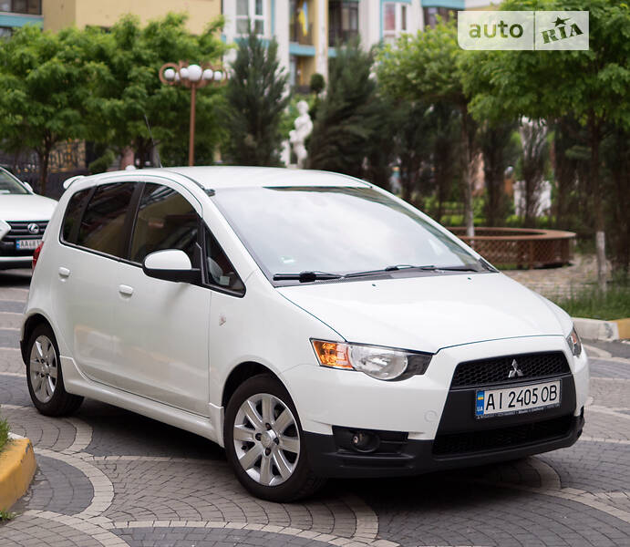 Хэтчбек Mitsubishi Colt 2010 в 