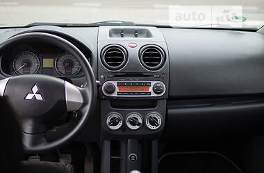 Хэтчбек Mitsubishi Colt 2010 в 