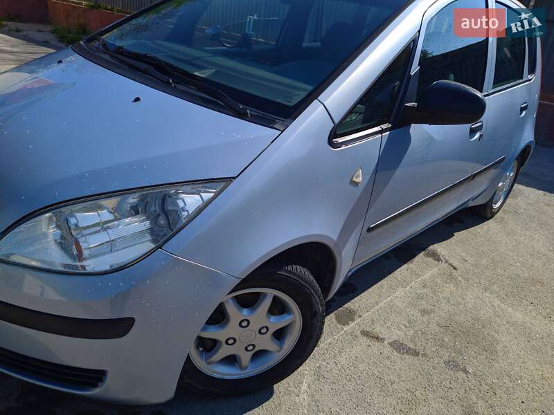 Хэтчбек Mitsubishi Colt 2004 в Каменец-Подольском