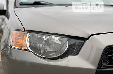 Хэтчбек Mitsubishi Colt 2010 в 