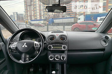Хэтчбек Mitsubishi Colt 2010 в 