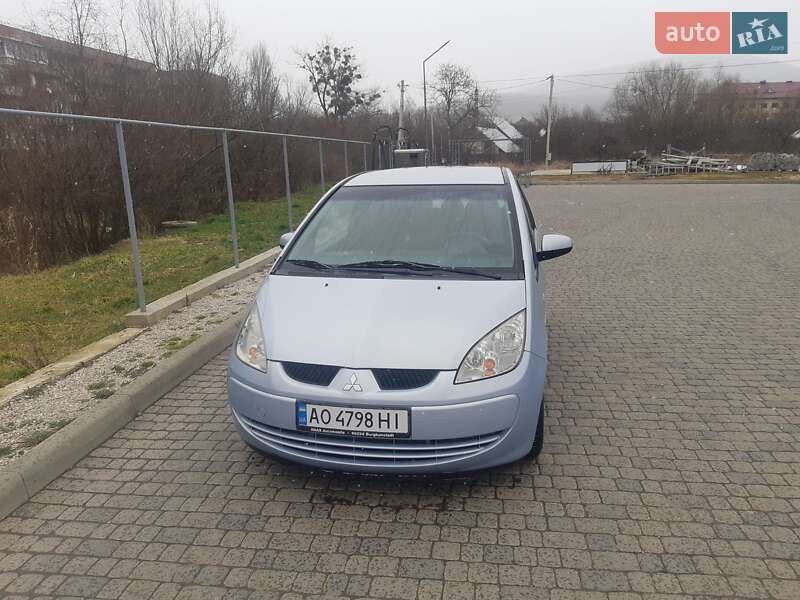 Хэтчбек Mitsubishi Colt 2005 в Берегово