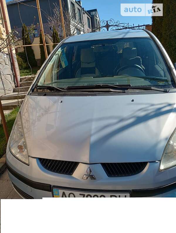 Хетчбек Mitsubishi Colt 2006 в Ужгороді