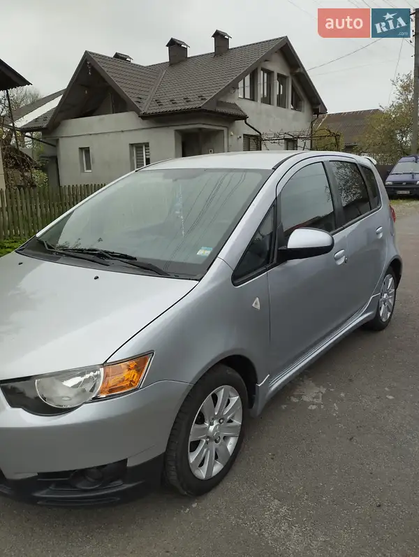 Хэтчбек Mitsubishi Colt 2012 в 