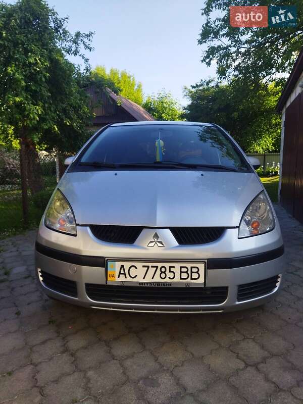 Хетчбек Mitsubishi Colt 2005 в Ківерцях