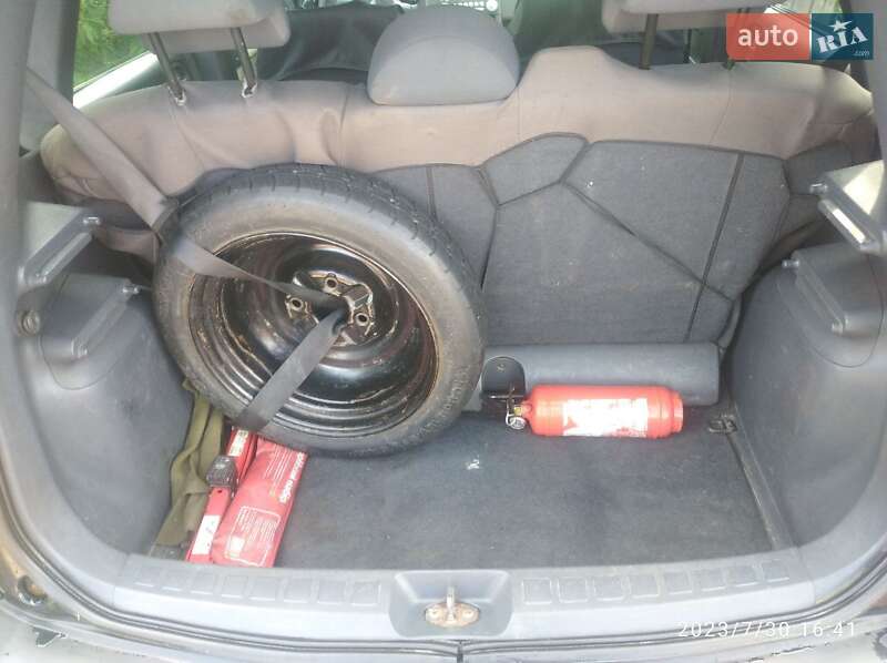 Хэтчбек Mitsubishi Colt 2006 в Житомире