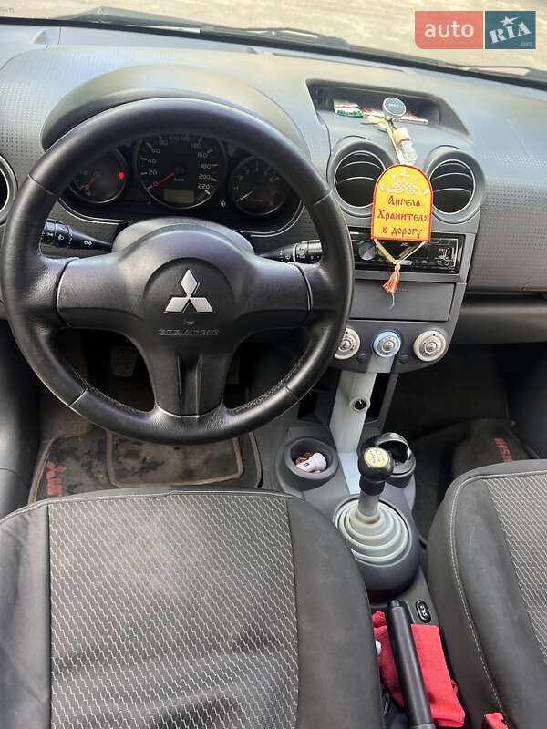 Хэтчбек Mitsubishi Colt 2005 в Покровском