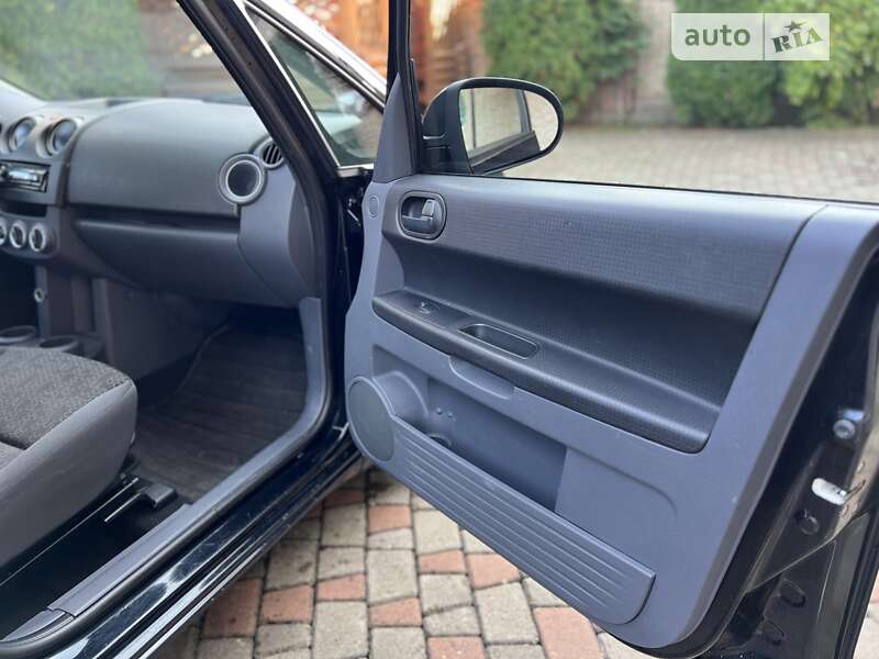 Хетчбек Mitsubishi Colt 2009 в Чернівцях