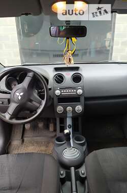 Хэтчбек Mitsubishi Colt 2006 в Покровске