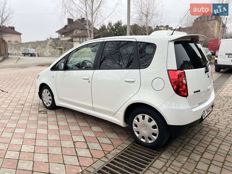 Хэтчбек Mitsubishi Colt 2010 в Черновцах