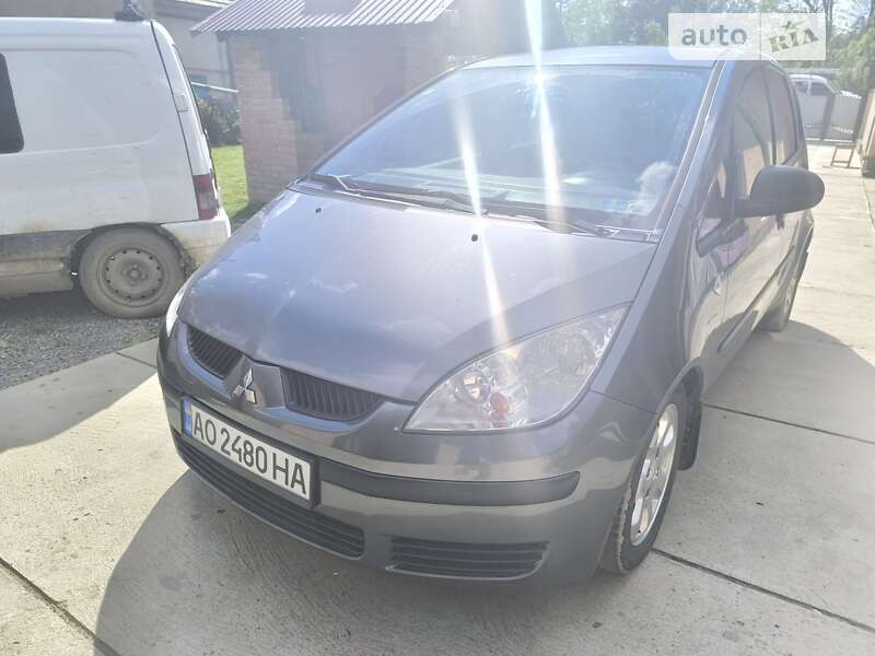 Хэтчбек Mitsubishi Colt 2006 в Ужгороде