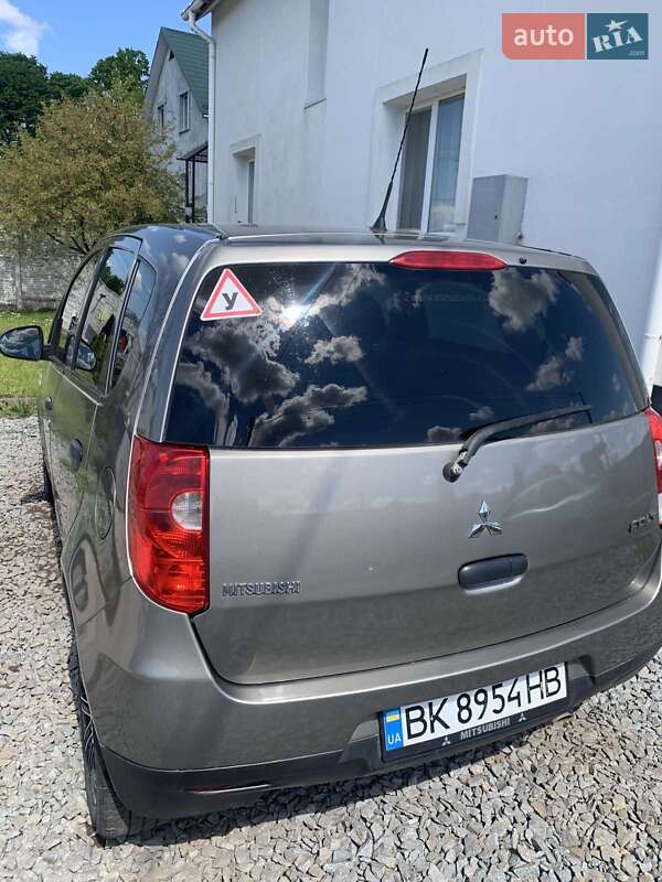 Хэтчбек Mitsubishi Colt 2009 в Ровно фото 3 Хэтчбек Mitsubishi Colt 2009 в Ровно