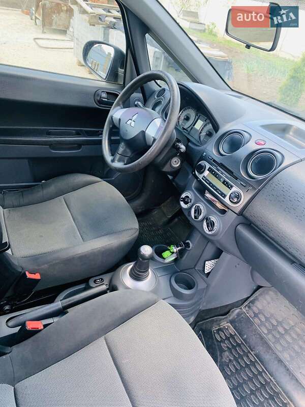 Хэтчбек Mitsubishi Colt 2009 в Ровно фото 9 Хэтчбек Mitsubishi Colt 2009 в Ровно
