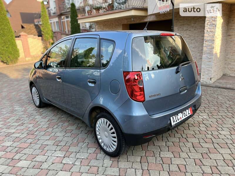 Хэтчбек Mitsubishi Colt 2009 в Черновцах