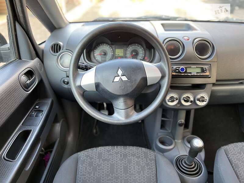 Хэтчбек Mitsubishi Colt 2009 в Черновцах